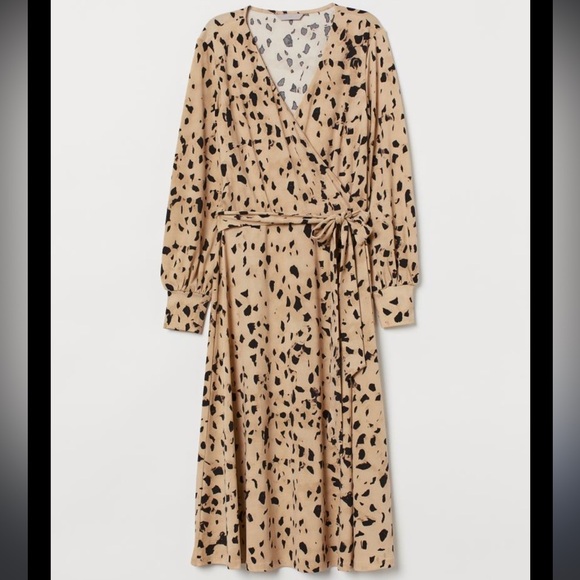 H&M Dresses & Skirts - Crêpe wrap dress/ beige/patterned